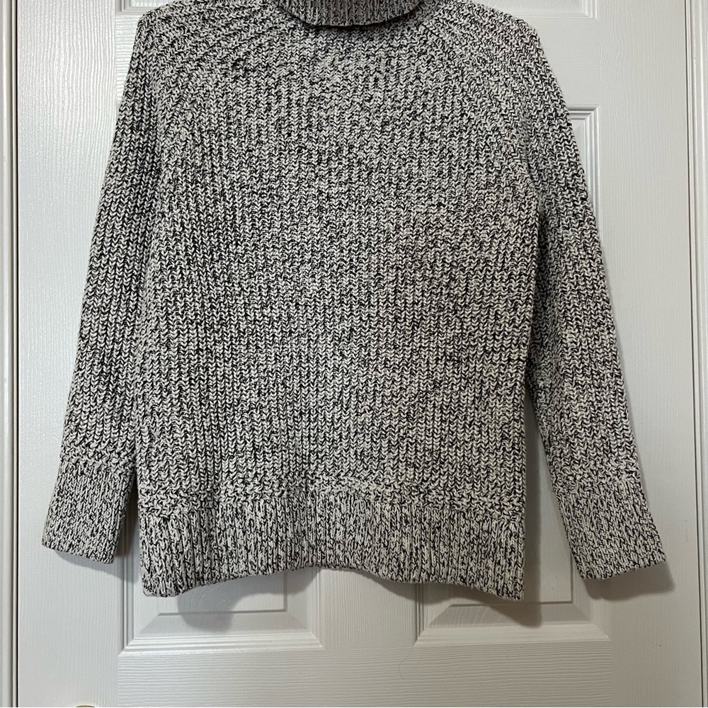Roots Gray Speckle Knit Cotton Blend Snowy Fox Turtleneck Sweater - Sz XS - Picture 10 of 15